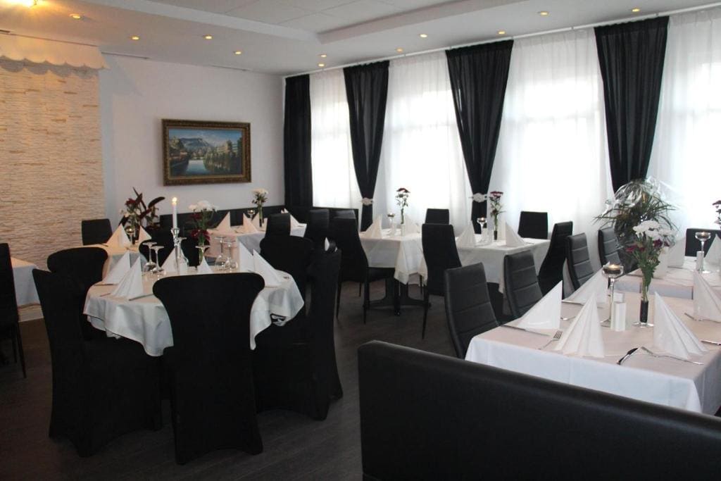 City Hotel - View 4