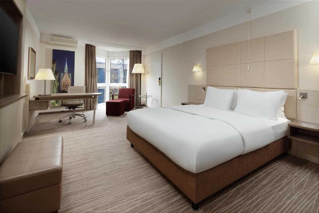 DoubleTree by Hilton Hannover Schweizerhof - View 2