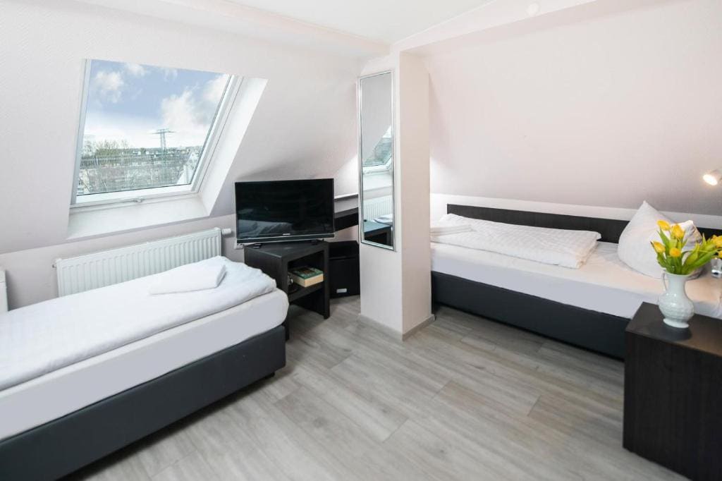 City Hotel Kaiserhof - View 7