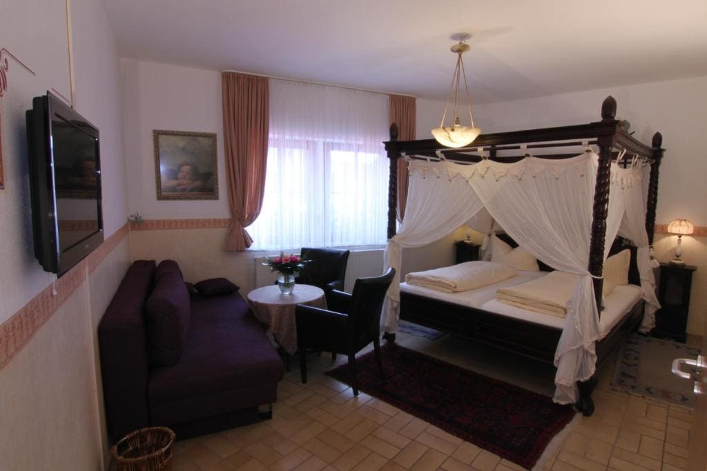Kreuzerhof Hotel Garni - View 2