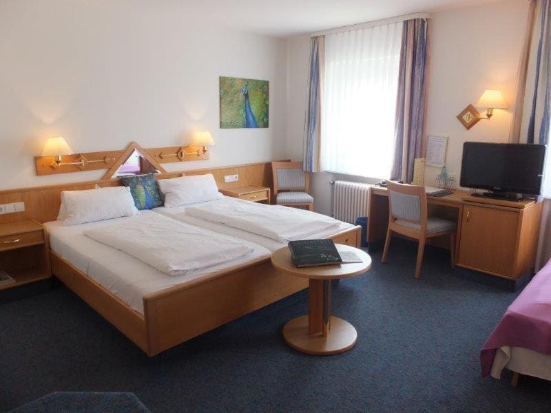 TIPTOP Hotel Garni Pfauen - View 2