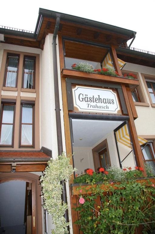 Gästehaus Trahasch im Adelshof - View 7