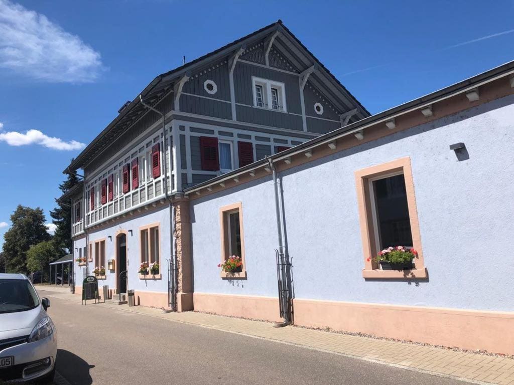 ZUM BAHNHÖFLE Restaurant & Hotel - Albbruck Am Rhein - Main view