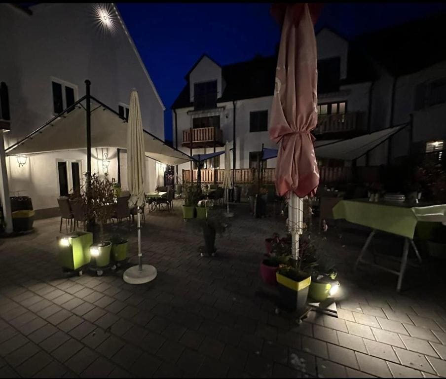 Hotel Goldene Rose - View 2