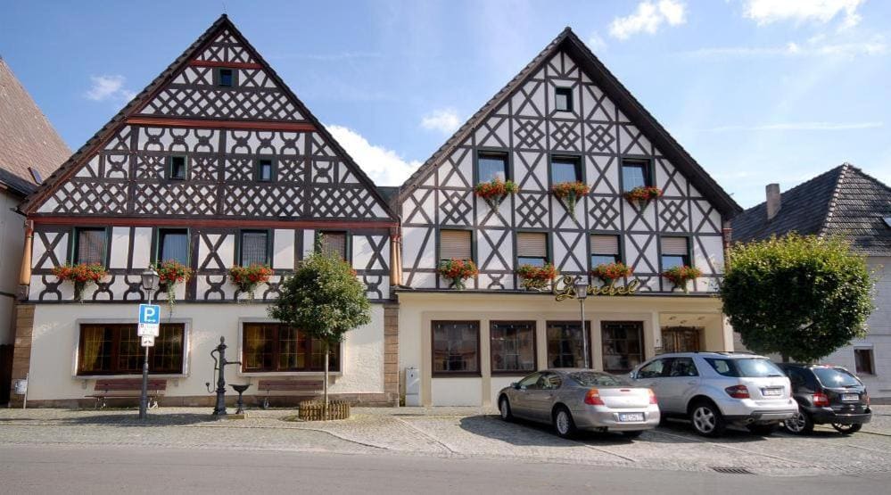 Hotel Gondel - Main view