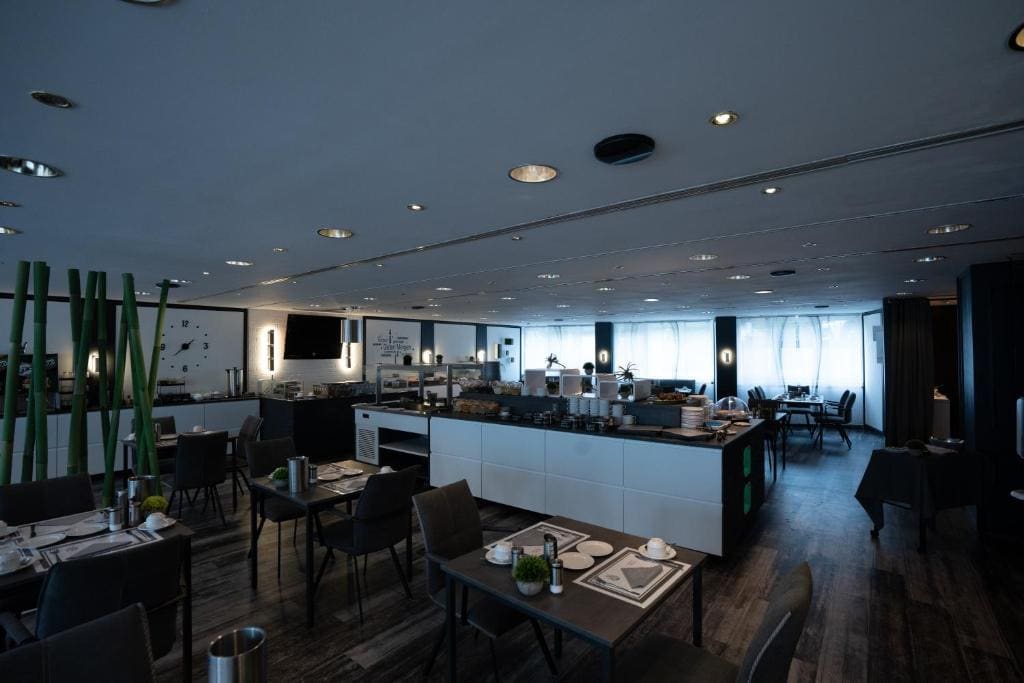 Hotel Grille - View 3