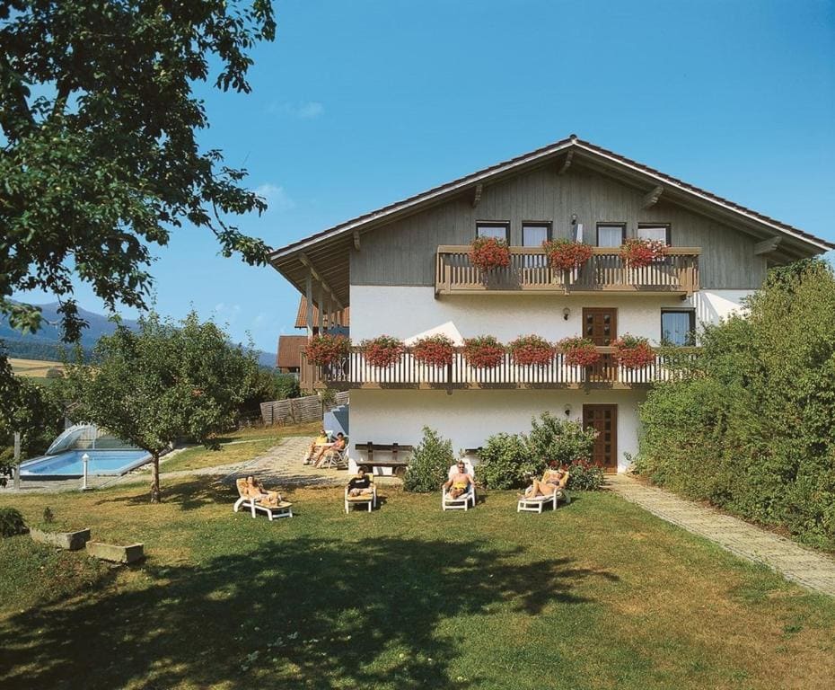 Hotel-Gasthof Zur Linde - View 6