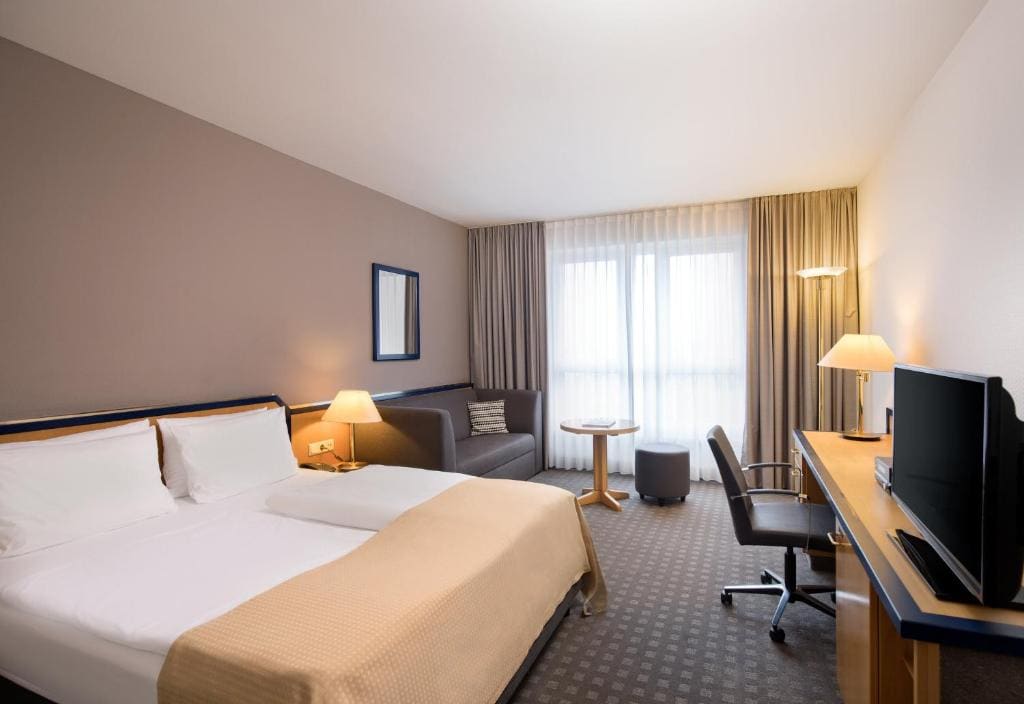 HI Hotel International Hamburg - View 2