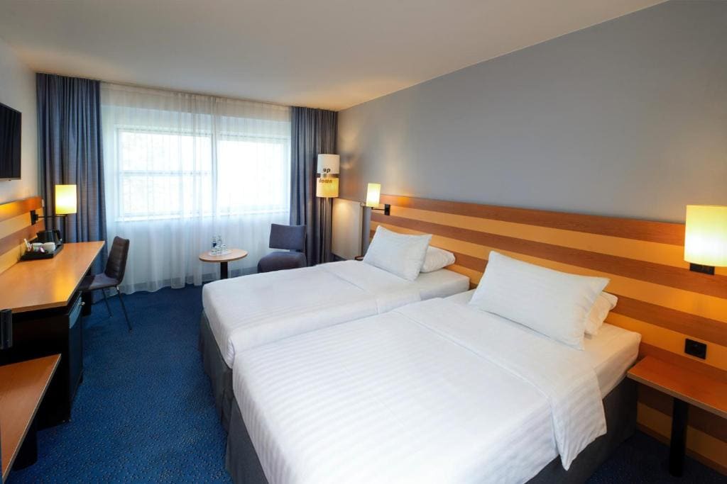 IntercityHotel Frankfurt Airport - View 2