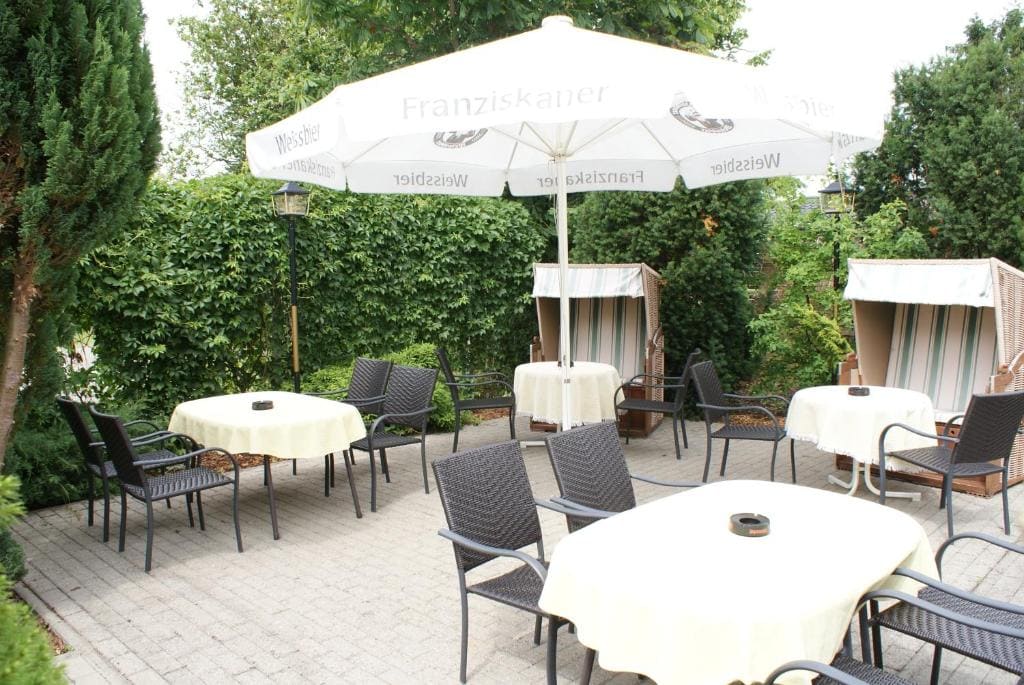 Kastanienhof Hotel garni - View 6