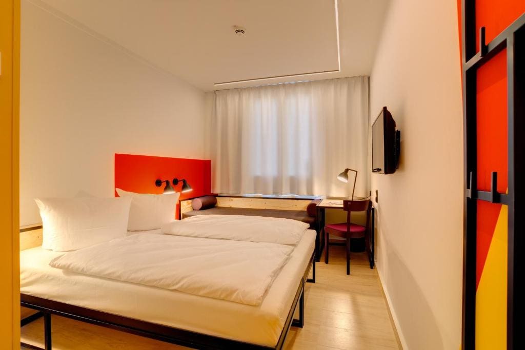 MEININGER Hotel Leipzig Hauptbahnhof - View 3