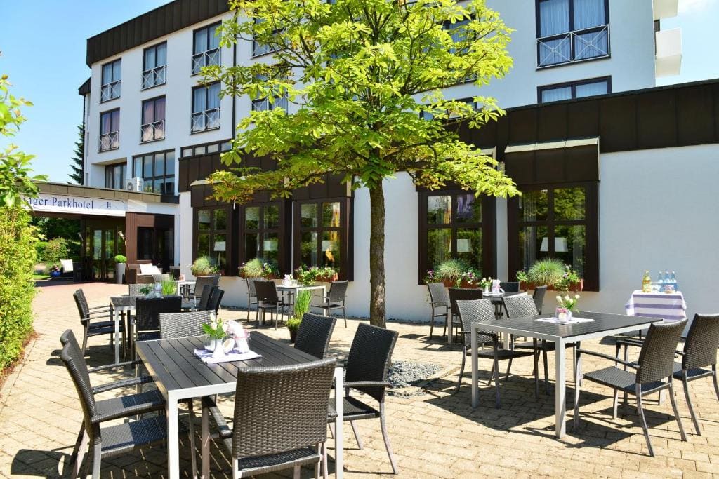 Lobinger-Parkhotel - Main view