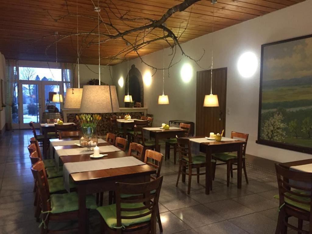 Lug ins Land Restaurant & Ferienwohnungen - View 3