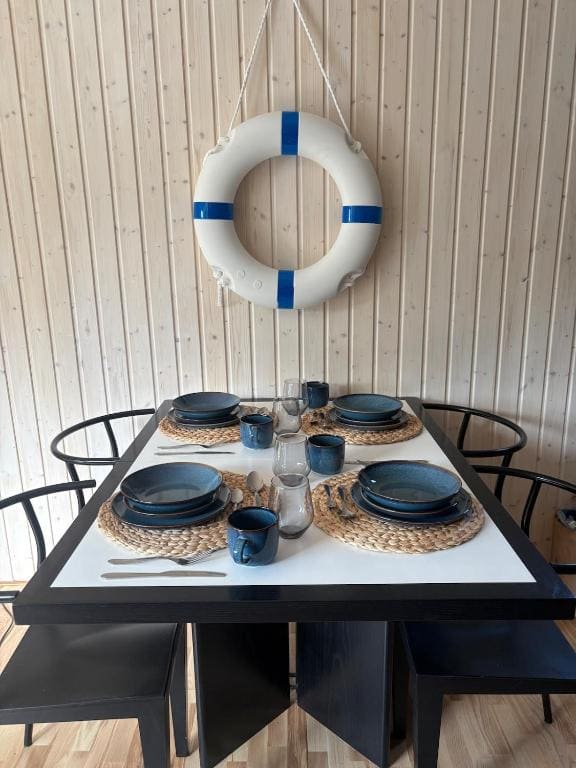 Schickes Hausboot für bis zu 4 Personen - View 3