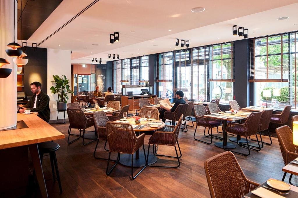 THE MADISON Hotel Hamburg - View 3
