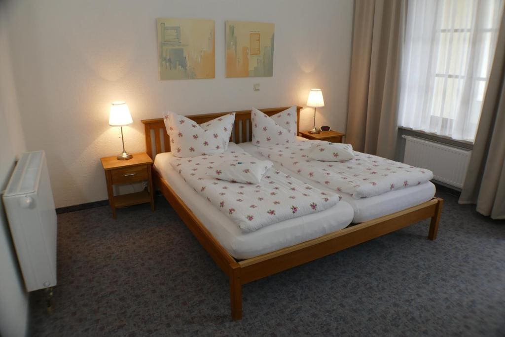 Hotel Meridian - View 2