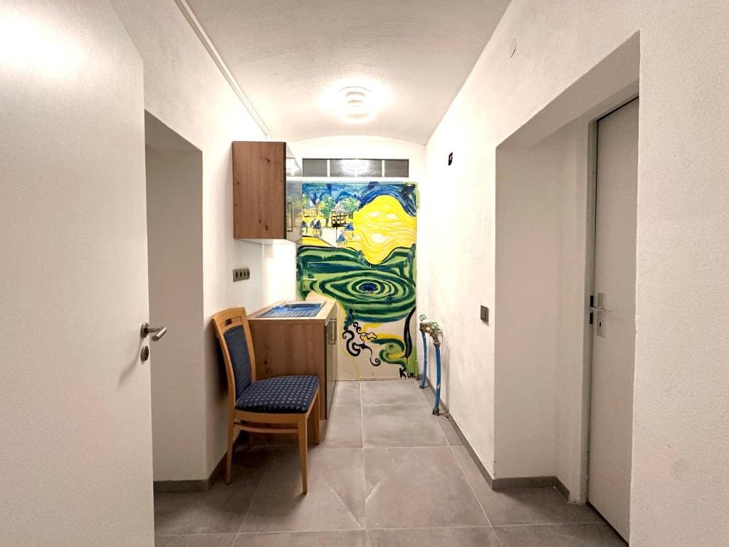 Perfect Getaway Room - View 2