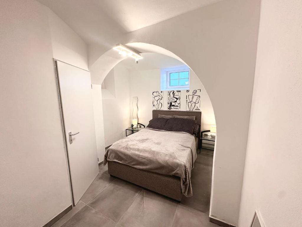 Perfect Getaway Room - View 5