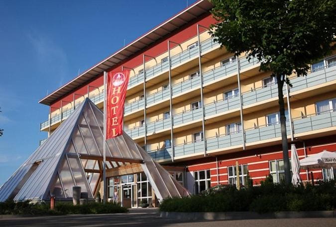 Kurhotel Pyramide Bad Windsheim - Main view