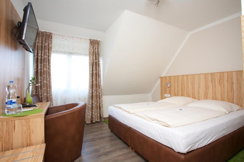 Hotel Reinhardtshof Garni - View 2
