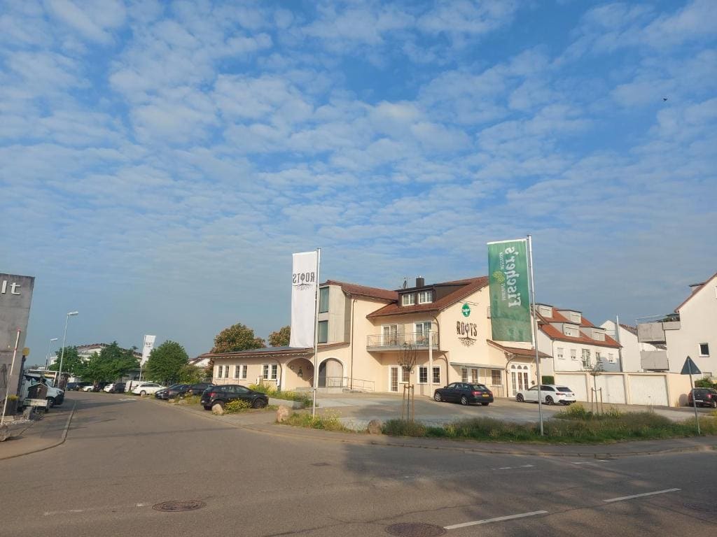 Roots Hotel Restaurant - Main view