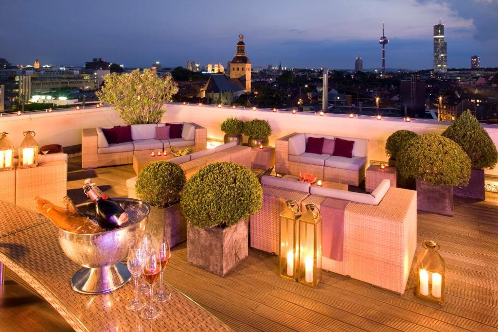 Savoy Hotel - View 6