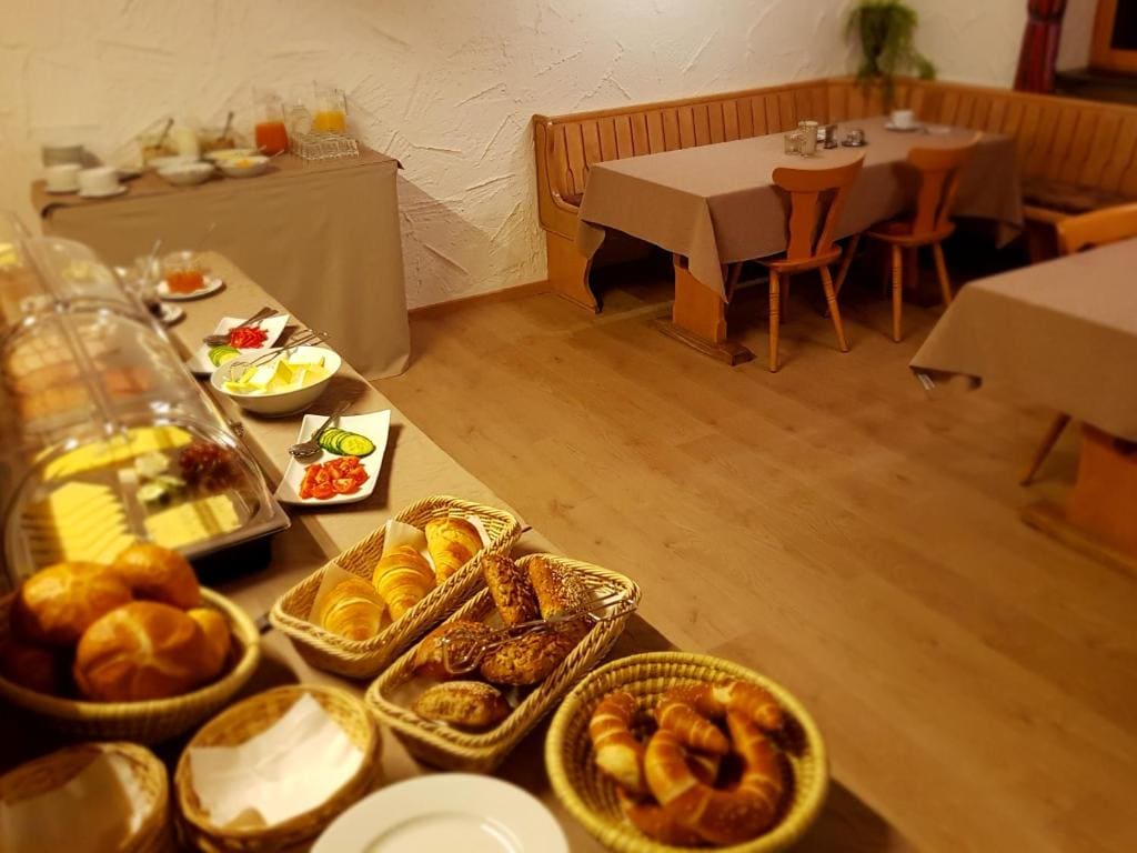Schönblick Hotel Garni Ferienwohnungen - Vista 7