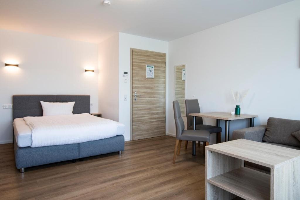 Smart & Stay Aparthotel Saarlouis Lisdorf - View 6