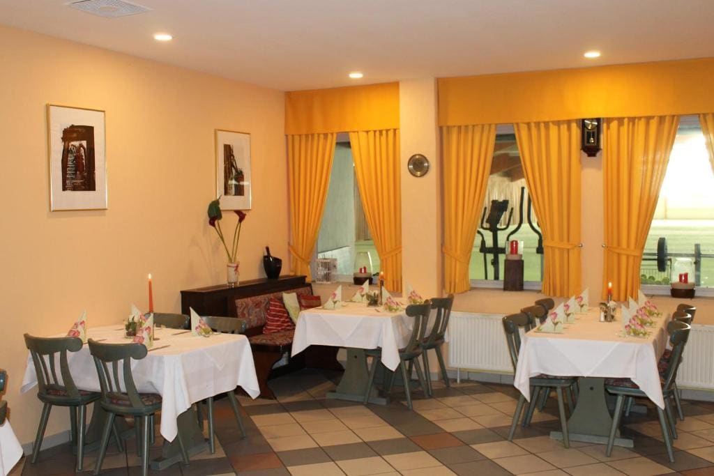 TOTO's Gasthaus - View 3