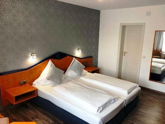 Hotel 9-enhof - Main view