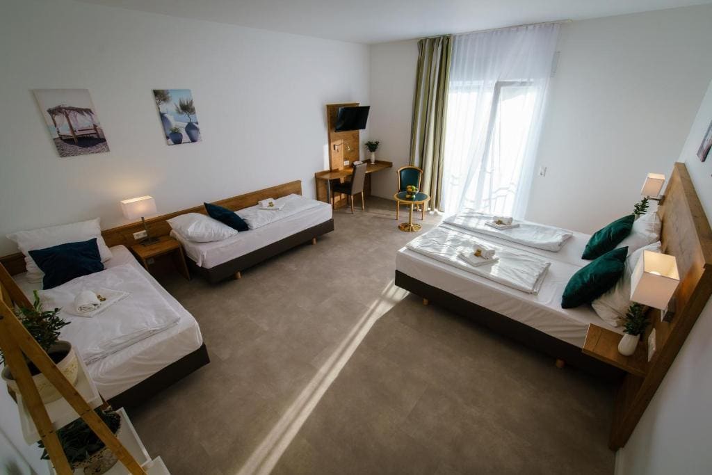 Hotel Waibstadter Hof - View 2