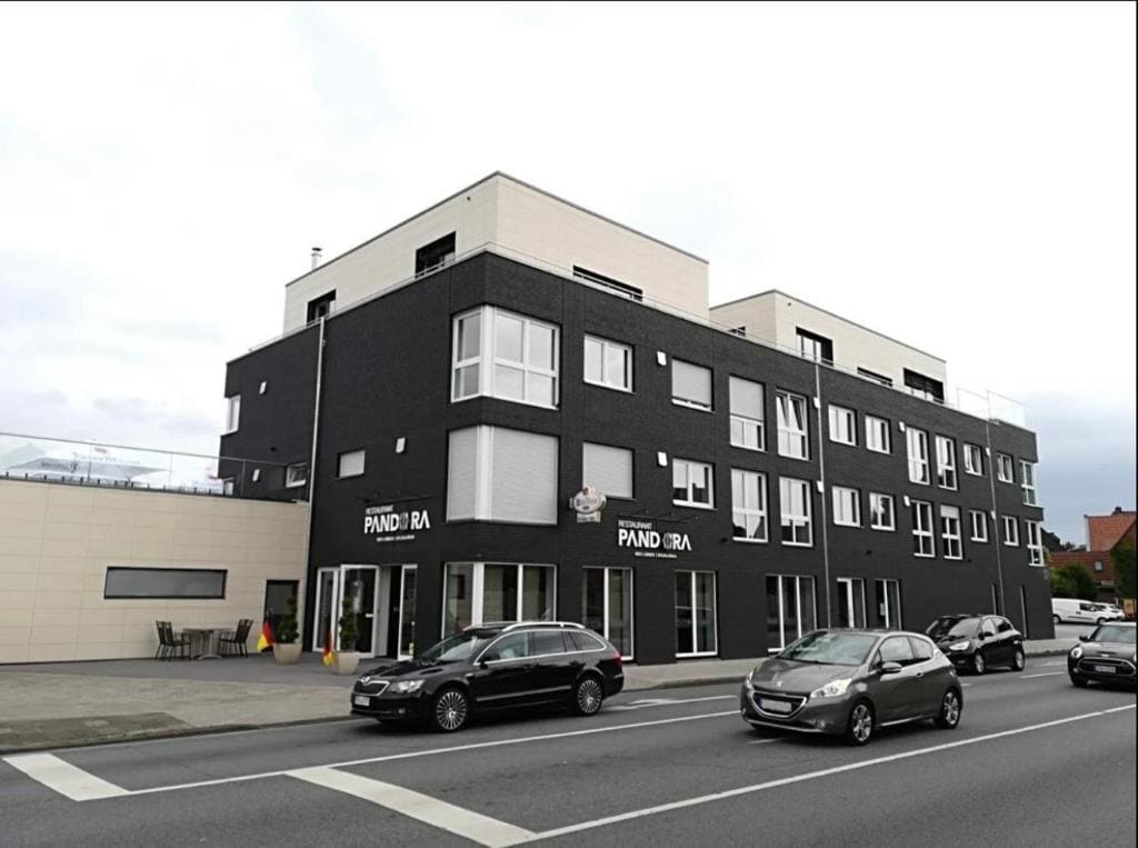 X-Hotel - Main view