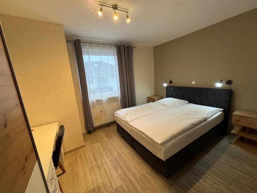 Hotel Zum Weinberg - View 2