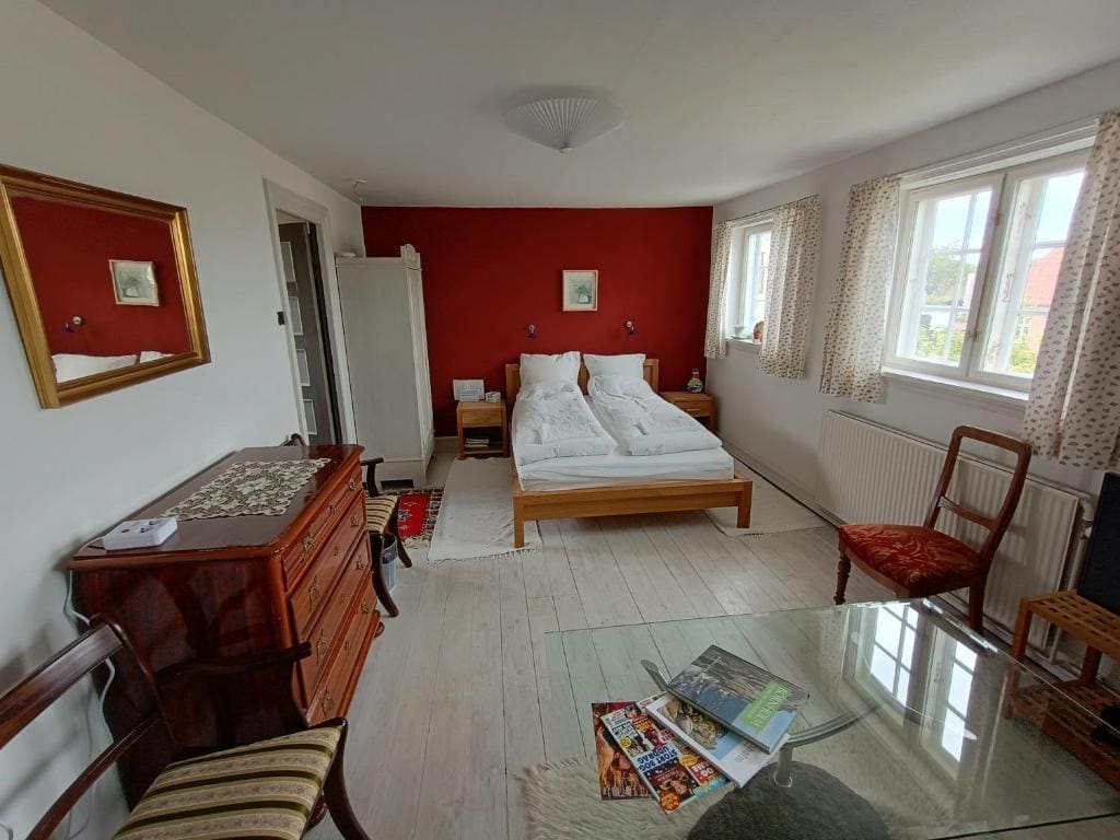 Aakirkeby Bed and Breakfast - View 2