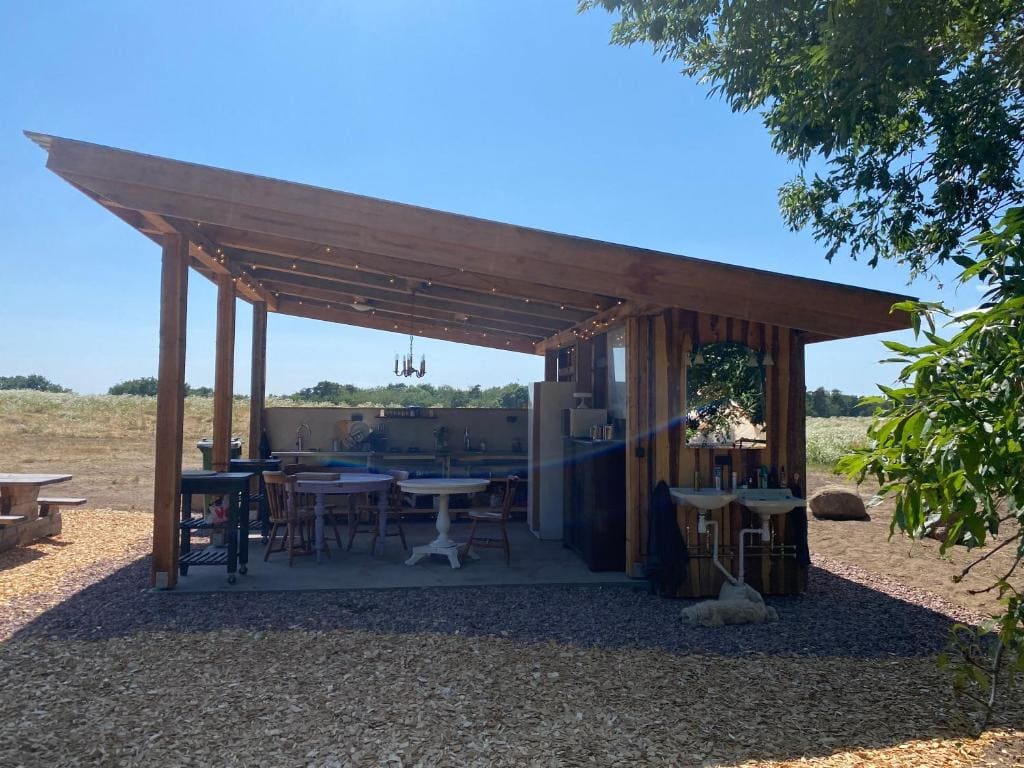 Anno 1782 Glamping at Manors Historic Barn - View 4
