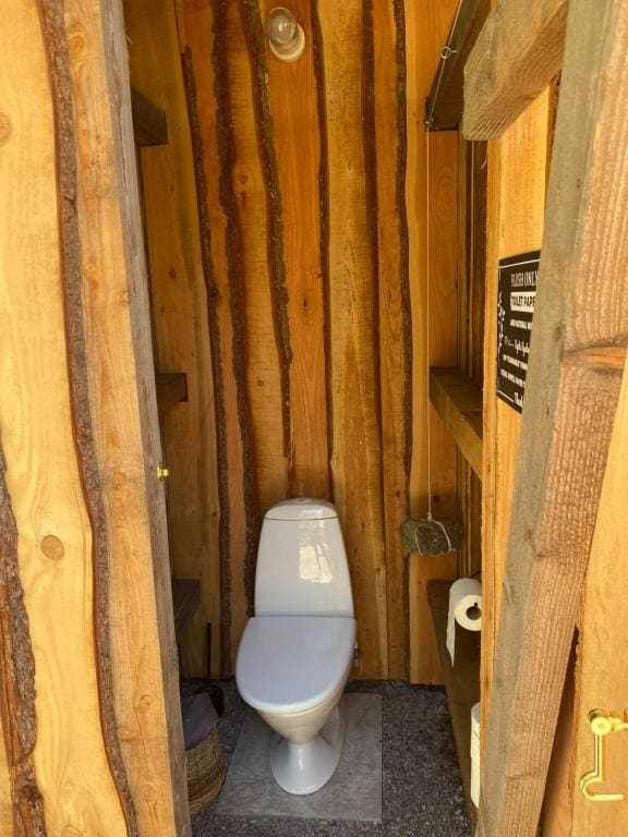 Anno 1782 Glamping at Manors Historic Barn - View 3