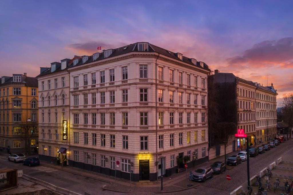Hotel Tiffany - Main view