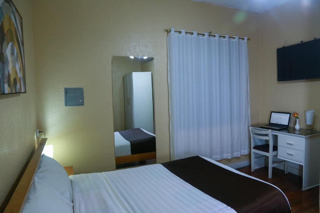 Hostal Loro Verde - Main view
