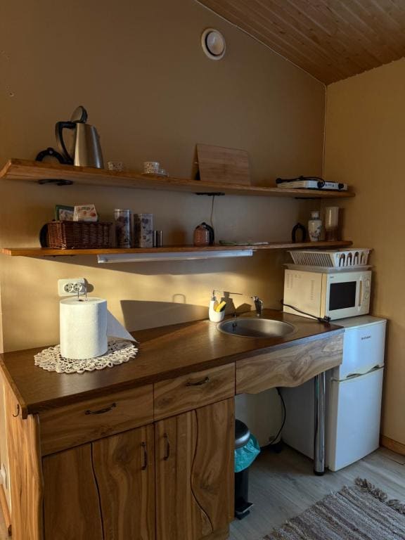 Eha Farmstay - View 5