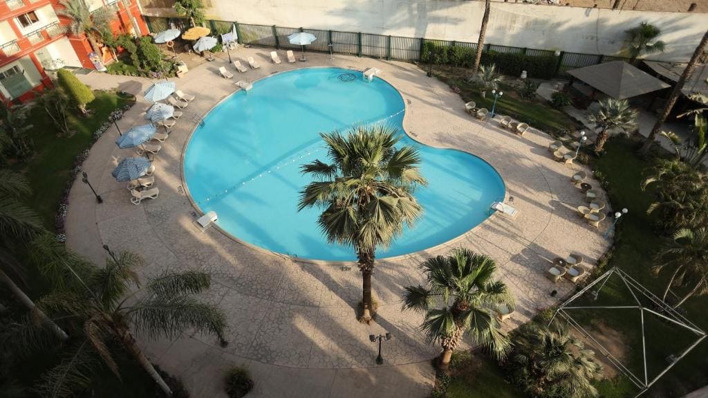 Boudl Grand Pyramids - View 3