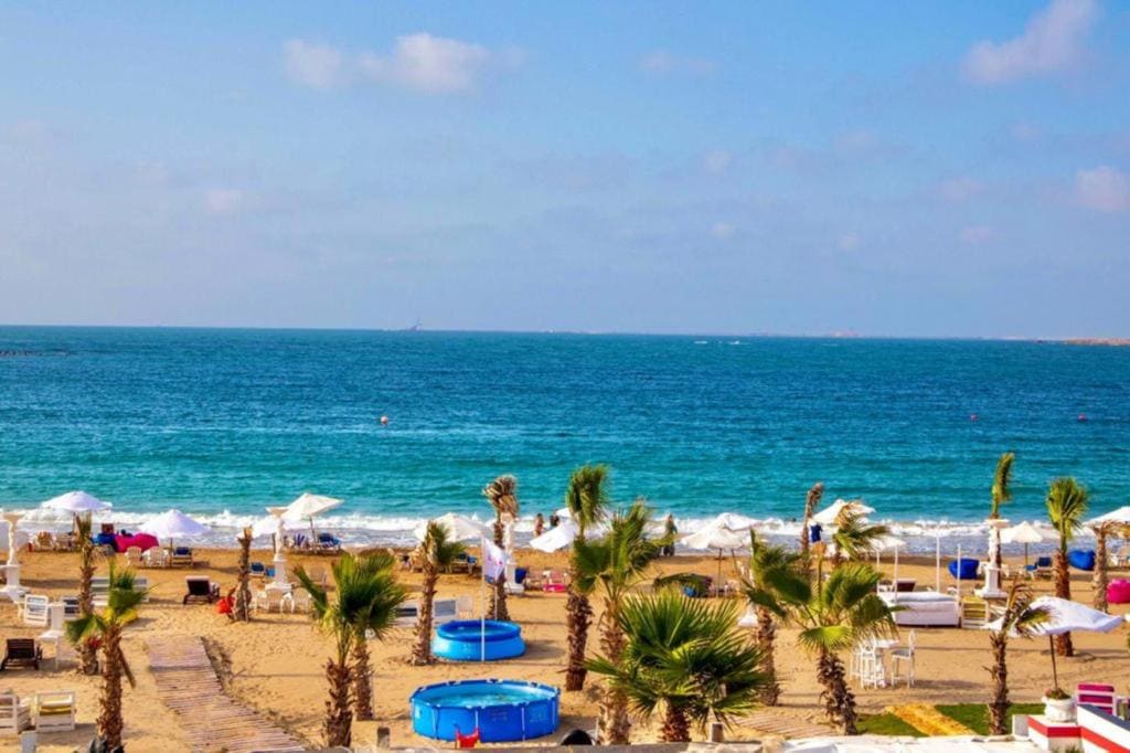 Paradise Inn Beach Resort - Main view
