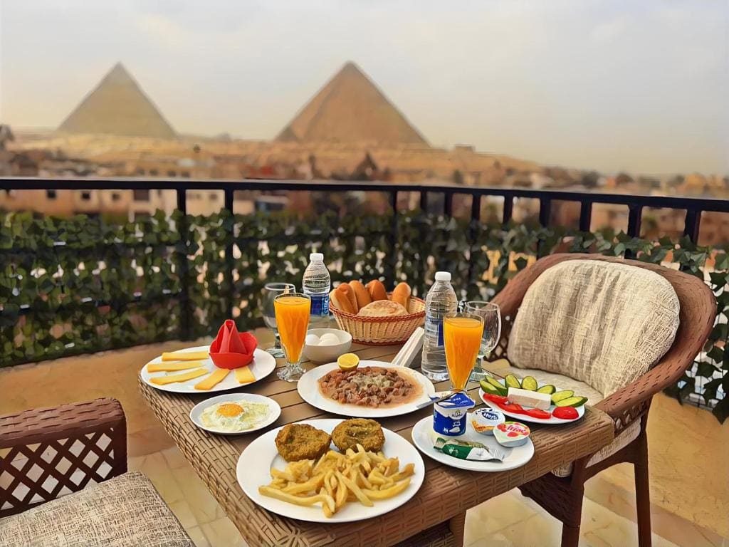 The Pyramids Crypt Inn - View 6