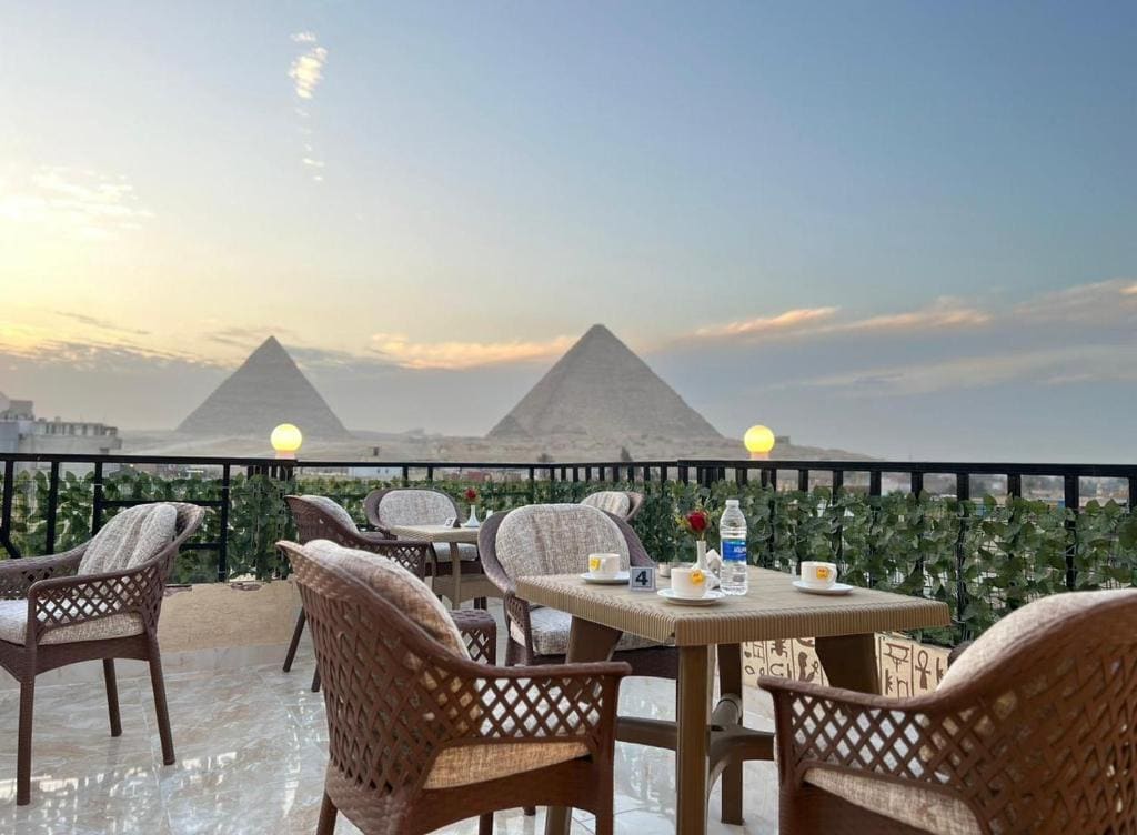 The Pyramids Crypt Inn - View 3