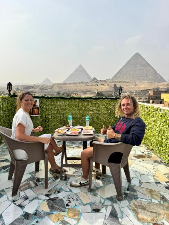pyramids show inn - View 6