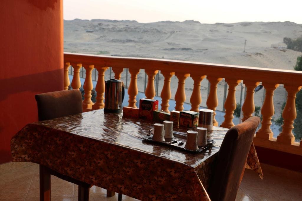 Pyramids Power Inn - View 3