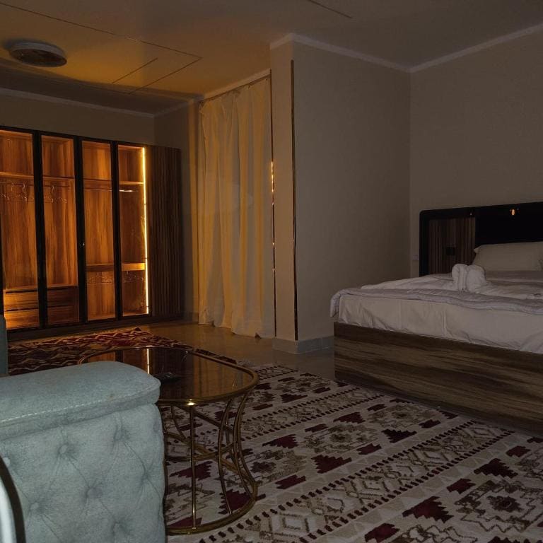 Pyramids Power Inn - View 7