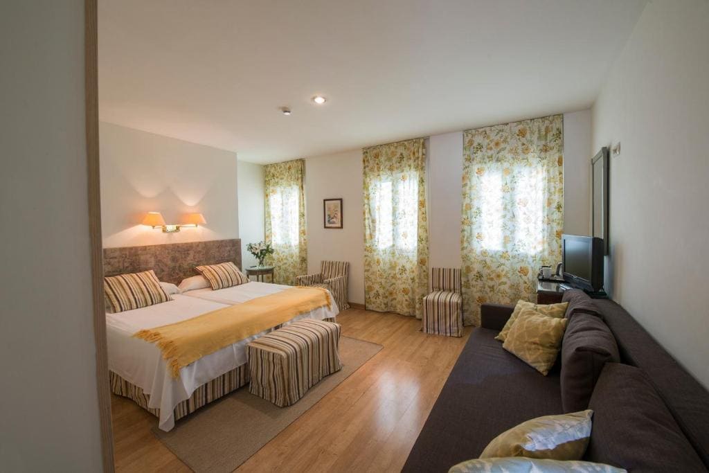 Hotel Alcántara - View 2