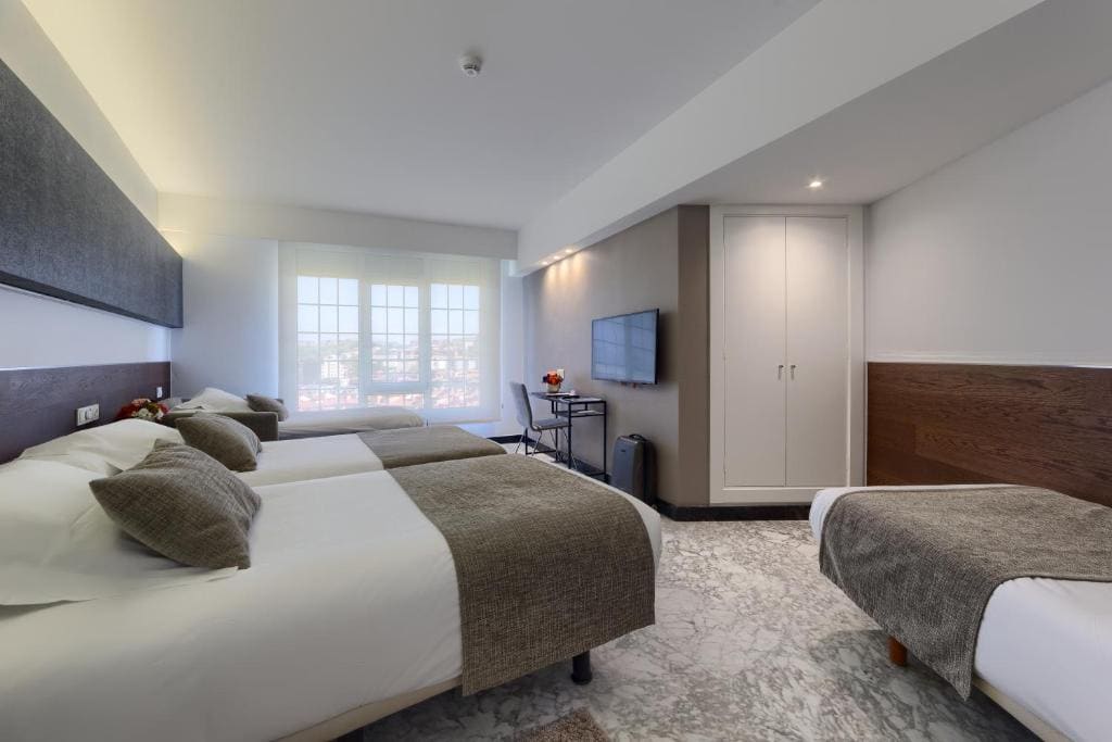 Hotel Avenida - View 2