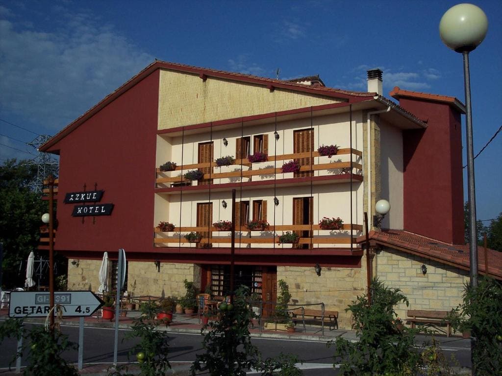 Hotel Azkue - Main view