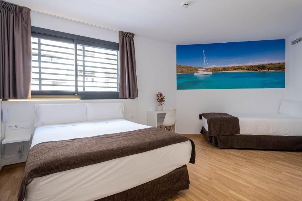 Hotel BESTPRICE Girona - View 2